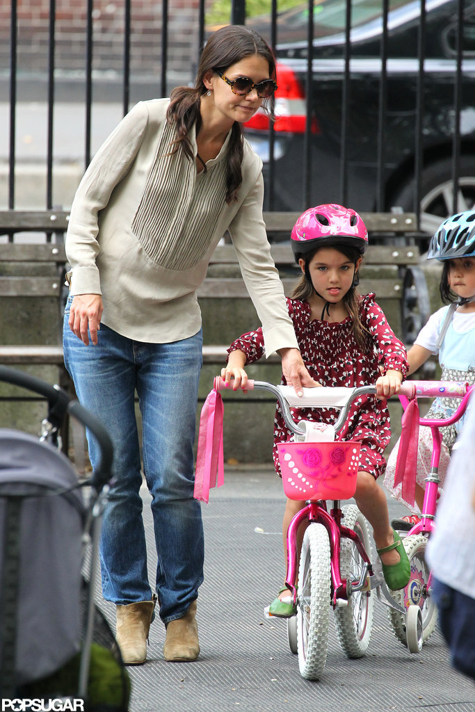 Suri Cruise Navigates Through a Fun Weekend With Katie Holmes Suri Cruise Navigates Through a Fun Weekend With Katie Holmes
