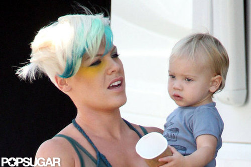 Pink had blue streaks in her hair.
Pink had blue streaks in her hair.