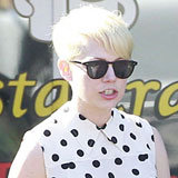 Michelle Williams Gives Her Polka-Dot Blouse a Boyish Twist Michelle Williams Gives Her Polka-Dot Blouse a Boyish Twist
