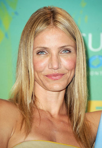 Cameron kept things simple at the 2011 Teen Choice Awards, wearing her medium-length hair straight as she took home a surfboard "statue" that evening.
Cameron kept things simple at the 2011 Teen Choice Awards, wearing her medium-length hair straight as she took home a surfboard "statue" that evening.