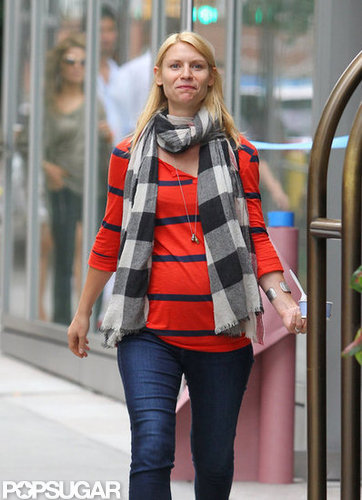 Pregnant Claire Danes Stops For a Sweet Treat in NYC Pregnant Claire Danes Stops For a Sweet Treat in NYC