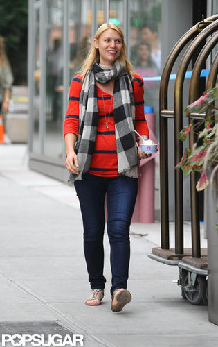 Pregnant Claire Danes Stops For a Sweet Treat in NYC Pregnant Claire Danes Stops For a Sweet Treat in NYC