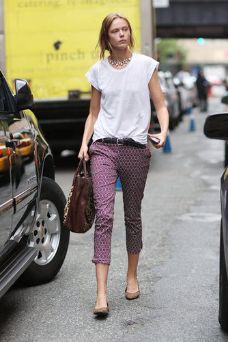 Printed pants got a relaxed finish with a slouchy white tee, then a touch of sparkle on this styler's statement necklace.
Source: Greg Kessler
Printed pants got a relaxed finish with a slouchy white tee, then a touch of sparkle on this styler's statement necklace.
Source: Greg Kessler