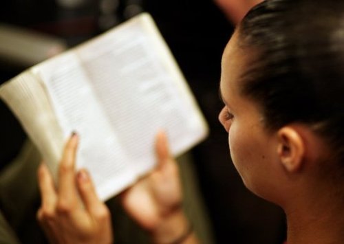 A model read a book ahead of her show during L'Oreal Melbourne Fashion Festival in 2008.
A model read a book ahead of her show during L'Oreal Melbourne Fashion Festival in 2008.