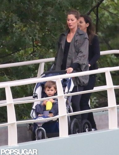 Gisele Bundchen Bumps Around Boston With Ben While Tom Hits the Field Gisele Bundchen Bumps Around Boston With Ben While Tom Hits the Field