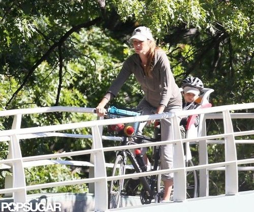 Gisele Bundchen Bumps Around Boston With Ben While Tom Hits the Field Gisele Bundchen Bumps Around Boston With Ben While Tom Hits the Field