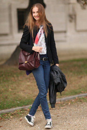 A pair of sneakers gave this classic denim and blazer a sporty feel.
A pair of sneakers gave this classic denim and blazer a sporty feel.
