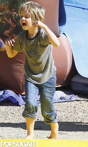 Angelina, Shiloh, Zahara, Pax, and the Twins Bounce Around at a Park! Angelina, Shiloh, Zahara, Pax, and the Twins Bounce Around at a Park!