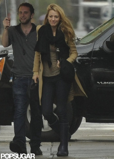 Blake Lively arrived on set with a smile. Blake Lively arrived on set with a smile.