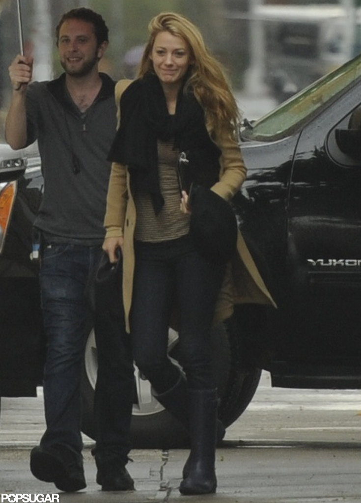 Blake Lively arrived on set with a smile.
Blake Lively arrived on set with a smile.