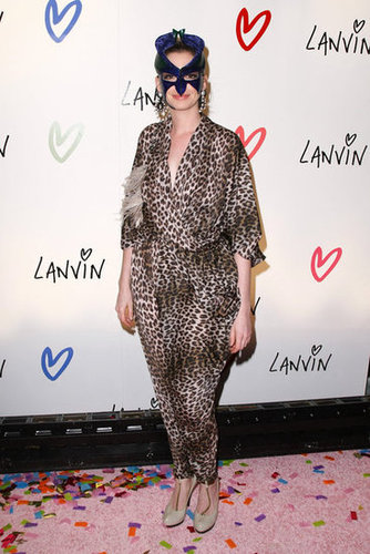 Anne Hathaway sported a masquerade mask at a 2010 Lanvin Halloween party in NYC.
Anne Hathaway sported a masquerade mask at a 2010 Lanvin Halloween party in NYC.