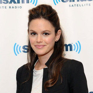 Get Rachel Bilson's Casual Hairstyle at Home