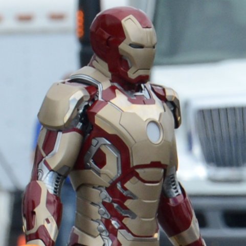 Robert Downey Jr. on the Set of Iron Man 3 | Pictures