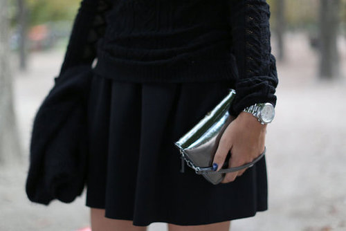 A mercurial clutch in hand added a flash of excitement to black.
A mercurial clutch in hand added a flash of excitement to black.