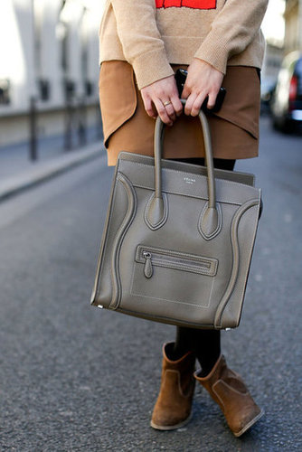 Céline spotted — this time in a perfect neutral to complement a tan palette.
Céline spotted — this time in a perfect neutral to complement a tan palette.