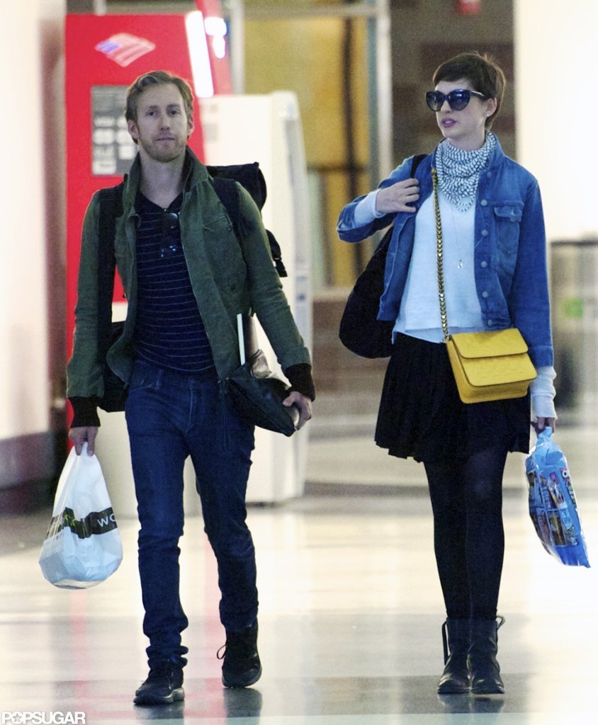 Anne Hathaway and Adam Shulman Take Off as Newlyweds Anne Hathaway and Adam Shulman Take Off as Newlyweds