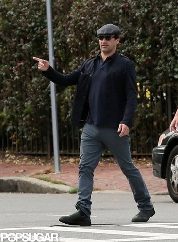 Kate Hudson, Eva Mendes, and Jon Hamm Get to Work in Boston Kate Hudson, Eva Mendes, and Jon Hamm Get to Work in Boston