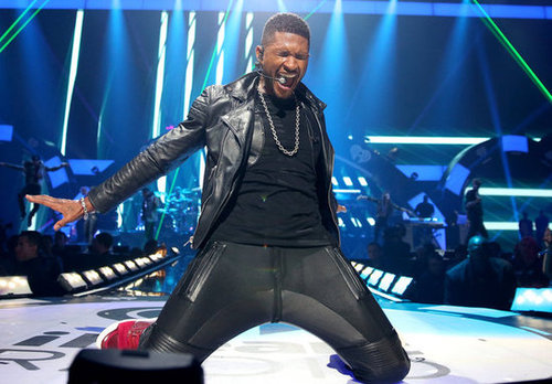 Usher got up close and personal with fans during his performance at the iHeartRadio Music Festival in September 2012.
Usher got up close and personal with fans during his performance at the iHeartRadio Music Festival in September 2012.