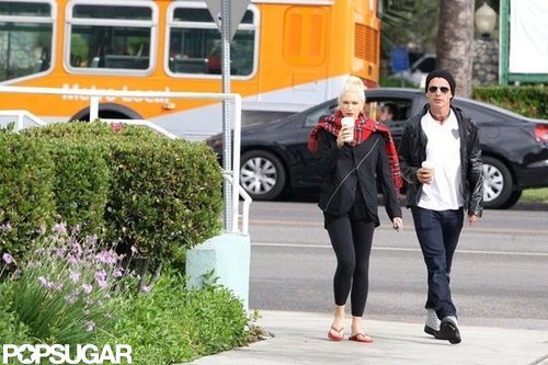 Gwen Stefani and Gavin Rossdale walked together during a coffee stop.
Gwen Stefani and Gavin Rossdale walked together during a coffee stop.