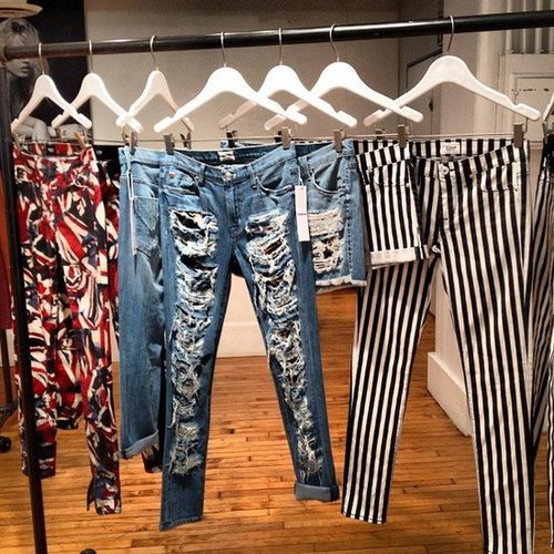We caught a glimpse of the Hudson jeans collection. How amazing is that striped pair?
We caught a glimpse of the Hudson jeans collection. How amazing is that striped pair?