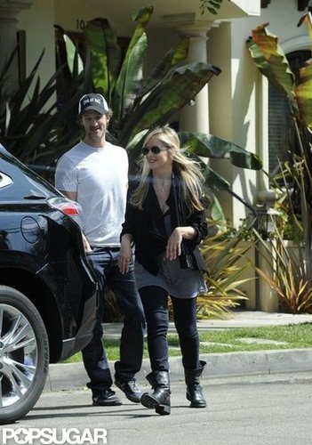 Sarah Michelle Gellar Rocks a Bright Smile and Fall Trends Sarah Michelle Gellar Rocks a Bright Smile and Fall Trends