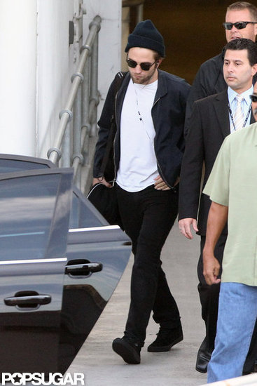 Robert Pattinson arrived in Sydney to promoteTwilight. Robert Pattinson arrived in Sydney to promoteTwilight.