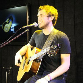 Phillip Phillips Performs Live in LA | Pictures