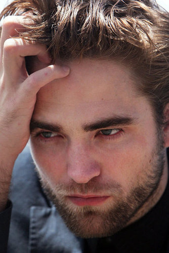 Robert Pattinson posed at a photo shoot in Sydney.
Robert Pattinson posed at a photo shoot in Sydney.