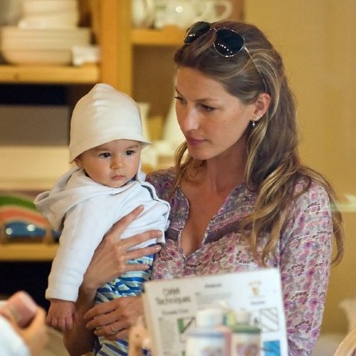 Celebrities Who Have Chosen Home Births