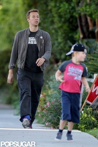 Gwyneth Does the School Run With Chris and the Kids Before Voting Gwyneth Does the School Run With Chris and the Kids Before Voting