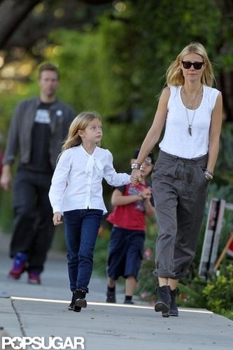 Gwyneth Does the School Run With Chris and the Kids Before Voting Gwyneth Does the School Run With Chris and the Kids Before Voting