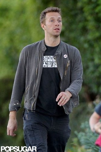 Gwyneth Does the School Run With Chris and the Kids Before Voting Gwyneth Does the School Run With Chris and the Kids Before Voting