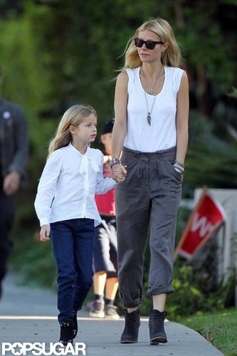 Gwyneth Does the School Run With Chris and the Kids Before Voting Gwyneth Does the School Run With Chris and the Kids Before Voting