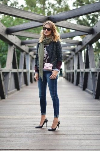 This tweedy jacket gave jeans and a t-shirt a cozier Fall twist.
Source: Lookbook.nu
This tweedy jacket gave jeans and a t-shirt a cozier Fall twist.
Source: Lookbook.nu