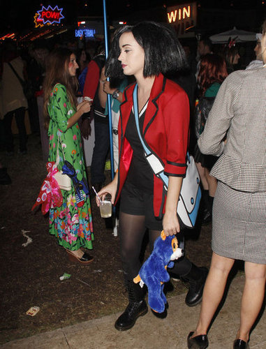 Katy Perry was Jane Lane from Daria for Halloween in LA.
Katy Perry was Jane Lane from Daria for Halloween in LA.