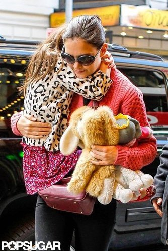 Katie Holmes carried Suri Cruise.
Katie Holmes carried Suri Cruise.
