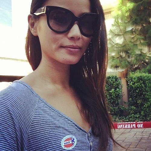 Jamie Chung wore a patriotic ensemble of a blue striped shirt to complement her voter's pin.
Source: Instagram user JamieChung
Jamie Chung wore a patriotic ensemble of a blue striped shirt to complement her voter's pin.
Source: Instagram user JamieChung