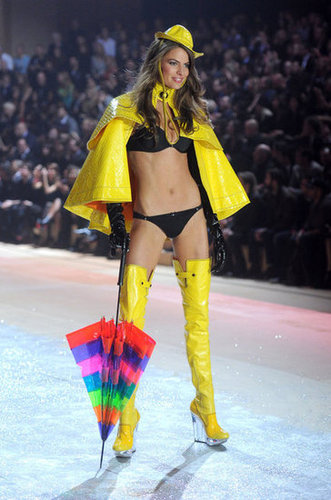 Revisit the 2012 Victoria's Secret Fashion Show! Revisit the 2012 Victoria's Secret Fashion Show!