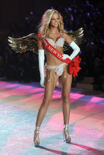 Revisit the 2012 Victoria's Secret Fashion Show! Revisit the 2012 Victoria's Secret Fashion Show!