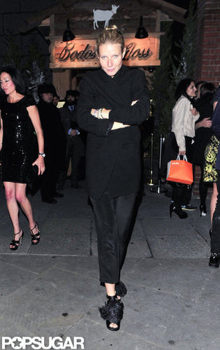 Gwyneth Paltrow walked in London.
Gwyneth Paltrow walked in London.