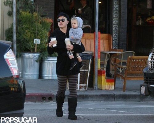 Pink carried Willow Hart in Venice Beach.
Pink carried Willow Hart in Venice Beach.