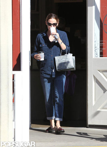 Jennifer Garner Hangs With Sam While Ben Gets a Sexy Shout-Out Jennifer Garner Hangs With Sam While Ben Gets a Sexy Shout-Out
