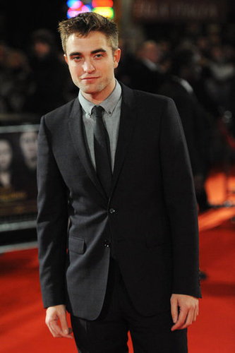 Kristen Shows Skin at Twilight's UK Premiere With Rob Kristen Shows Skin at Twilight's UK Premiere With Rob