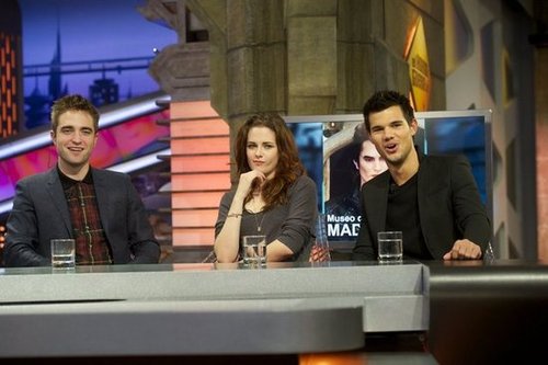 Breaking Dawn Part 2 is #1 — See All the Photos From Twilight's Final Press Tour! Breaking Dawn Part 2 is #1 — See All the Photos From Twilight's Final Press Tour!