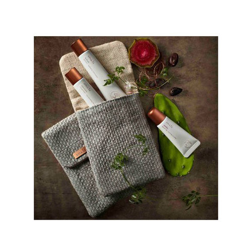 Give someone a hand . . . or better hands, that is. The Amala Handbag Essentials ($44) includes two hand creams and a lip balm (which can double as cuticle care). It all comes in a hemp carrying case that will easily fit inside the smallest clutch.
Give someone a hand . . . or better hands, that is. The Amala Handbag Essentials ($44) includes two hand creams and a lip balm (which can double as cuticle care). It all comes in a hemp carrying case that will easily fit inside the smallest clutch.
