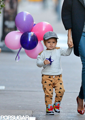 Flynn Bloom carried balloons around NYC.
Flynn Bloom carried balloons around NYC.