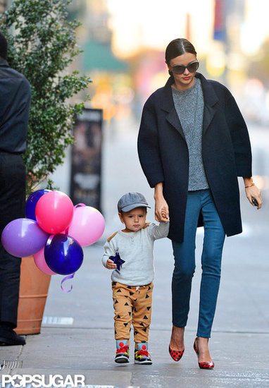 Flynn Bloom carried balloons with him for a stroll with mom Miranda Kerr.
Flynn Bloom carried balloons with him for a stroll with mom Miranda Kerr.