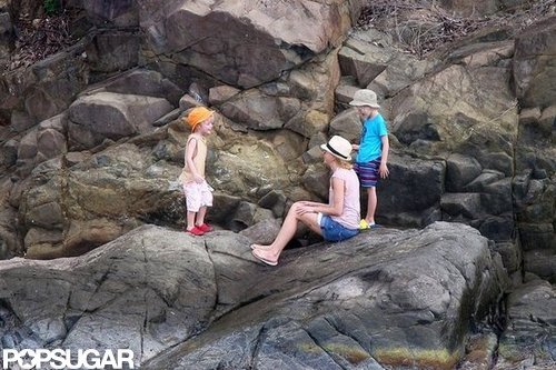 Naomi Splashes Around in a Bikini With Shirtless Liev Schreiber & Sons Naomi Splashes Around in a Bikini With Shirtless Liev Schreiber & Sons