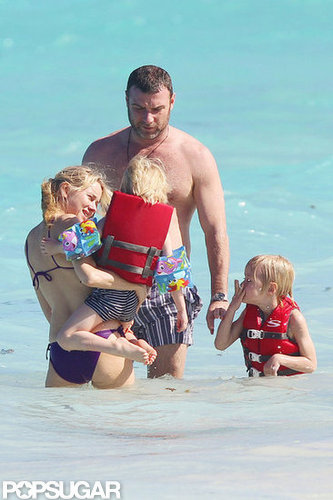 Naomi Splashes Around in a Bikini With Shirtless Liev Schreiber & Sons Naomi Splashes Around in a Bikini With Shirtless Liev Schreiber & Sons