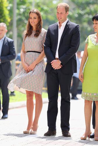 She stepped out in a printed Raoul sheath and her favorite nude L.K. Bennett pumps.
She stepped out in a printed Raoul sheath and her favorite nude L.K. Bennett pumps.